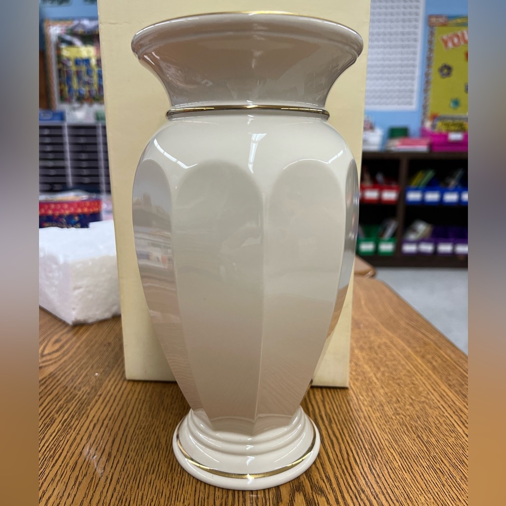 NWT- Lenox Elegant Ivory Vase